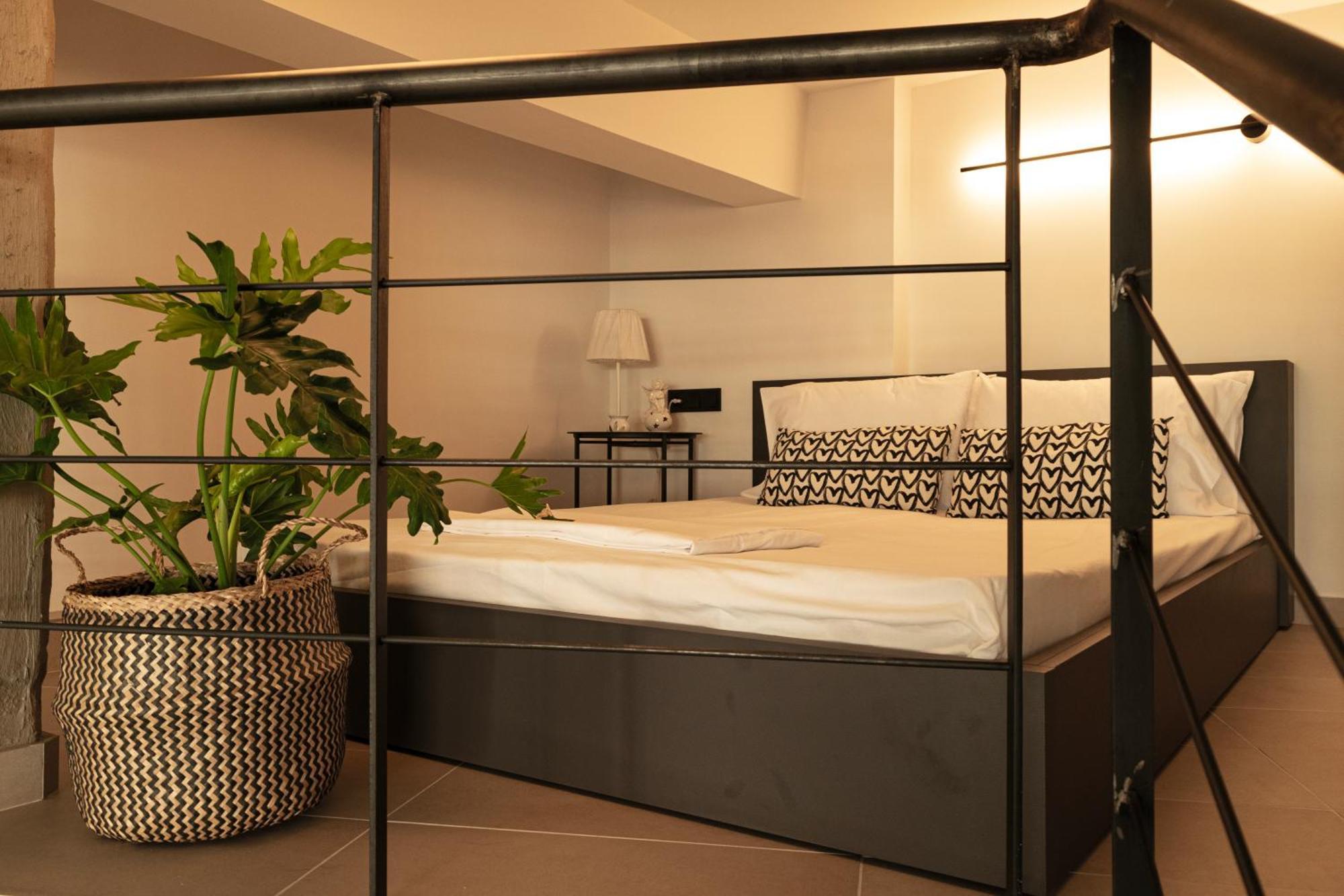 Mini Loft Apartment Kalamata Eksteriør billede